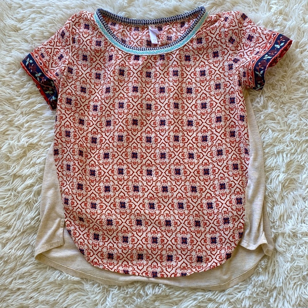 XHILARATION XL WOMENS BLOUSE ABSTRACT Red Blue Print Front TAN Back Size…
